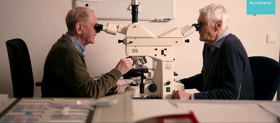 Dr. Arne Burkhardt és dr. Walter Lang ​patológus professzorok